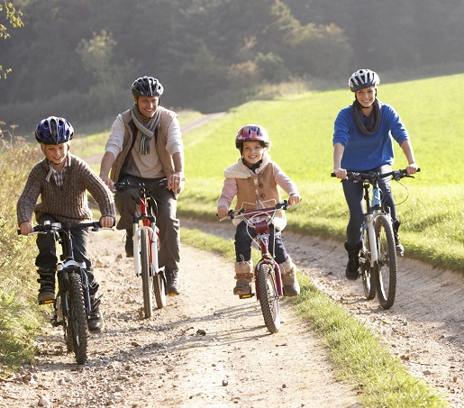 Это также идеальное время для людей, которые любят активный отдых - велосипедные прогулки или семейные прогулки являются интересной идеей для отдыха